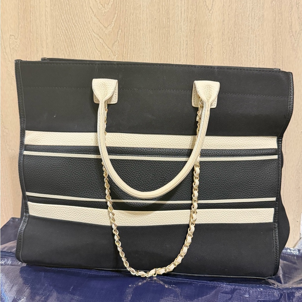 Abbott Lyon Black and Cream Tote Bag